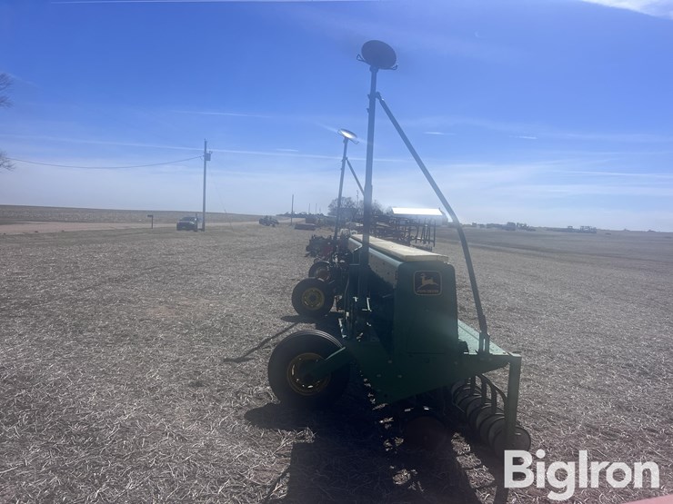 john-deere-520-image-8