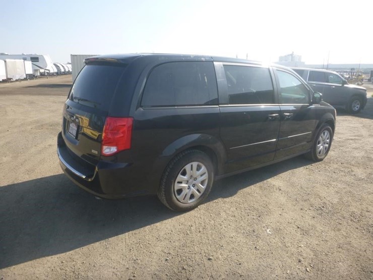 2016-dodge-grand-caravan-image-4