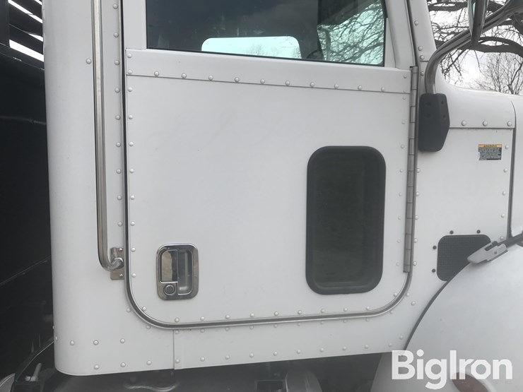 2010-peterbilt-337-image-19