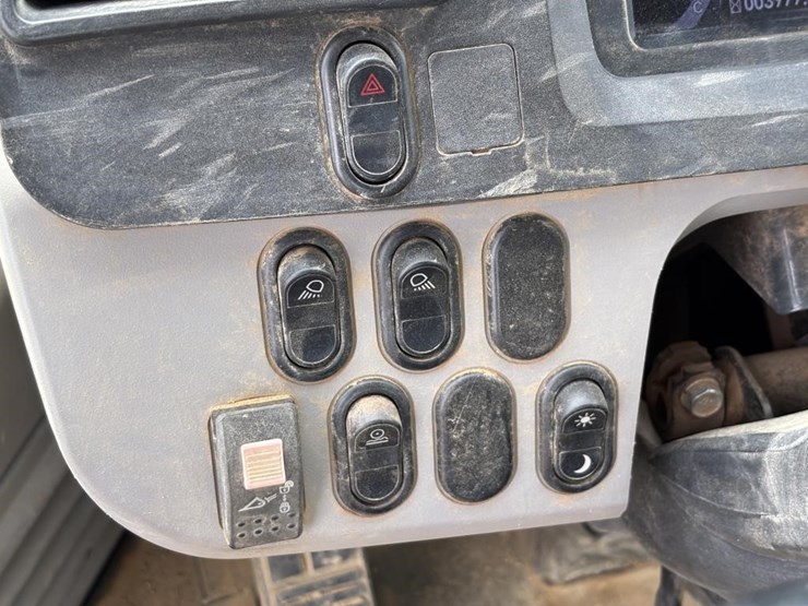 komatsu-wa380-8-image-32