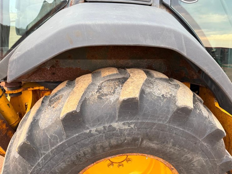 john-deere-410-image-9