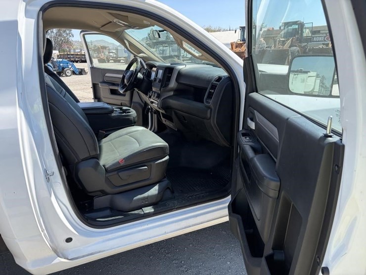 2019-ram-2500-hd-image-9