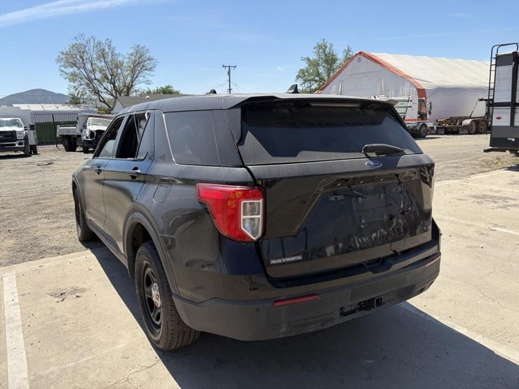 2021-ford-explorer-police-interceptor-image-4