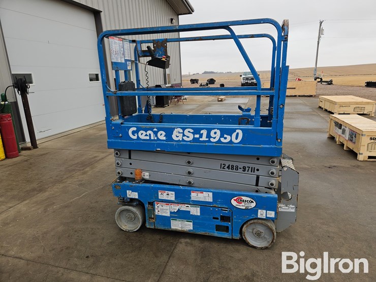 2016-genie-gs1930-image-2