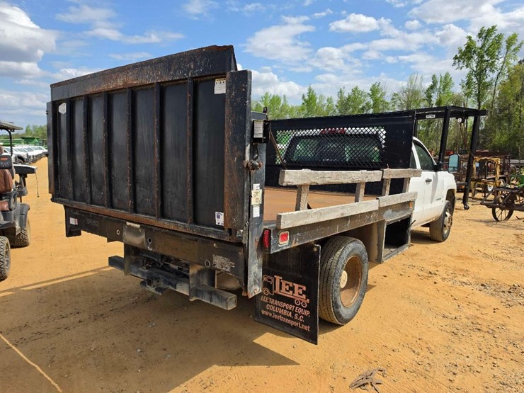 2015-chevrolet-silverado-3500-image-3