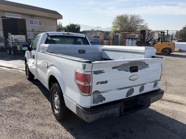 2011-ford-f150-xl-image-4