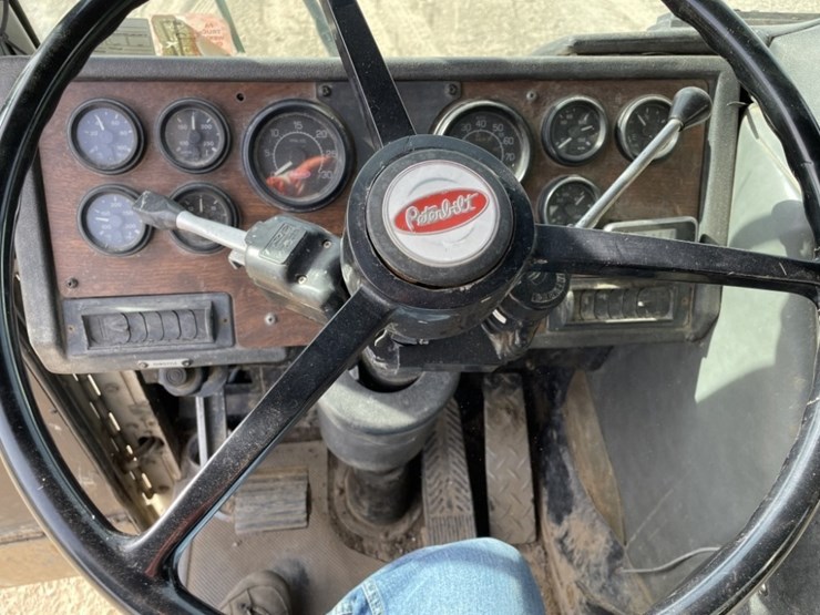 1997-peterbilt-320-image-21