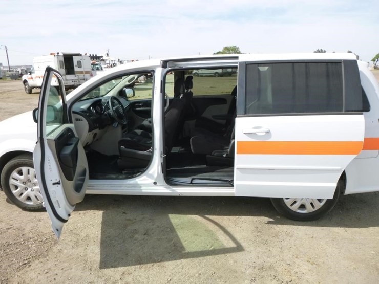 2014-dodge-grand-caravan-image-7