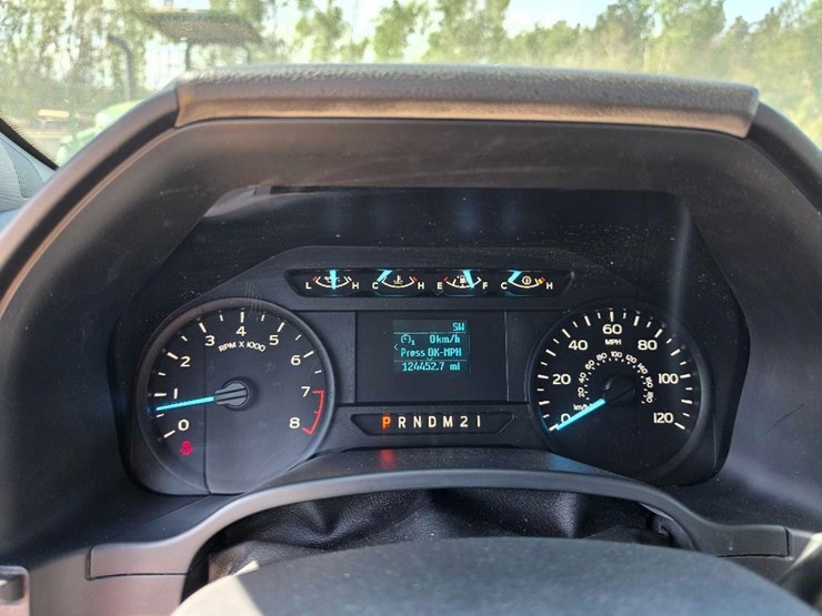 2019-ford-f150-xl-image-12