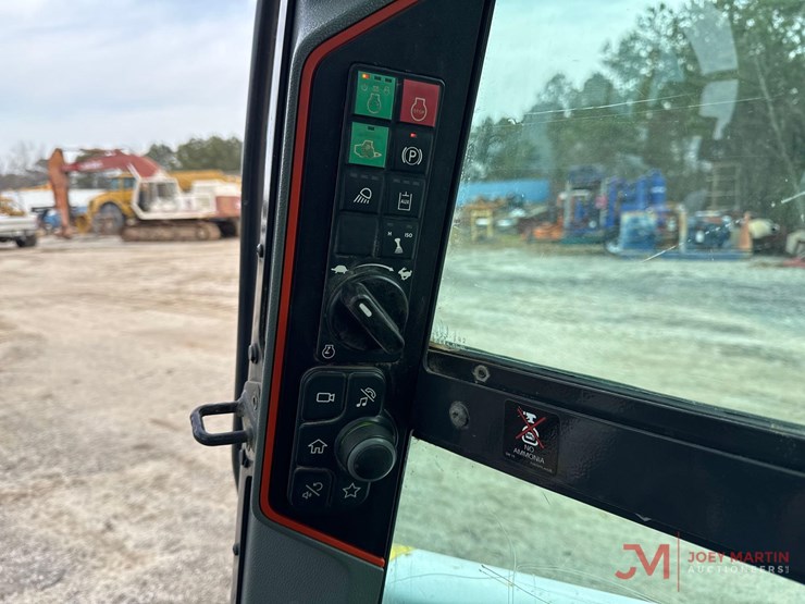 2021-bobcat-t66-image-19