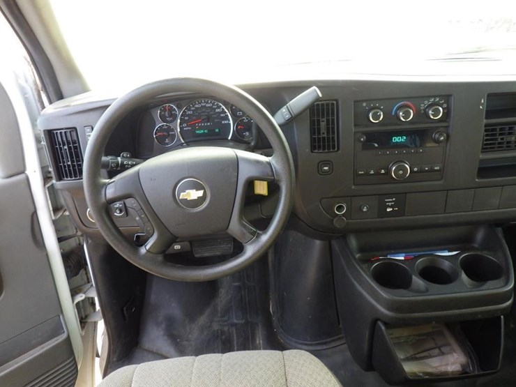 2013-chevrolet-express-3500-image-8