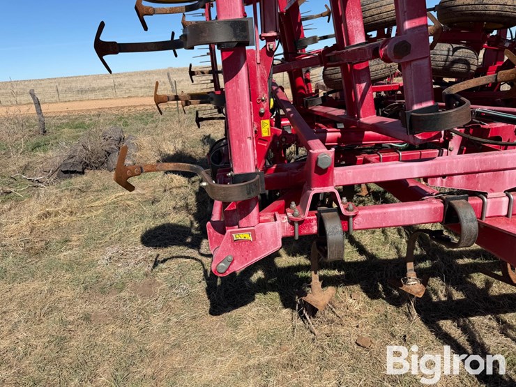 2012-sunflower-5055-field-cultivator-image-15