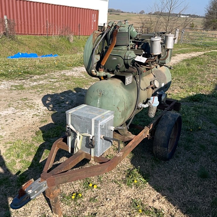 air compressor on 2 wheel trailer