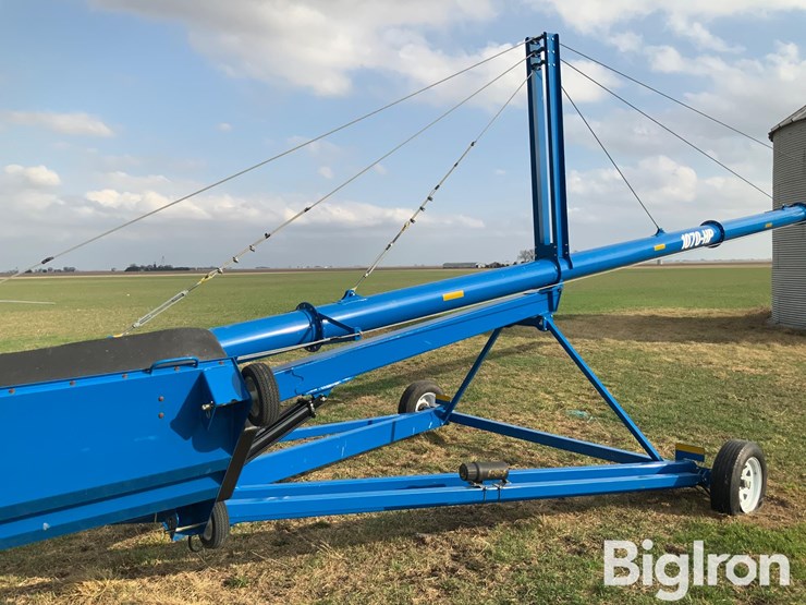 brandt-1070-hp-10"x70'-swing-away-auger-image-16