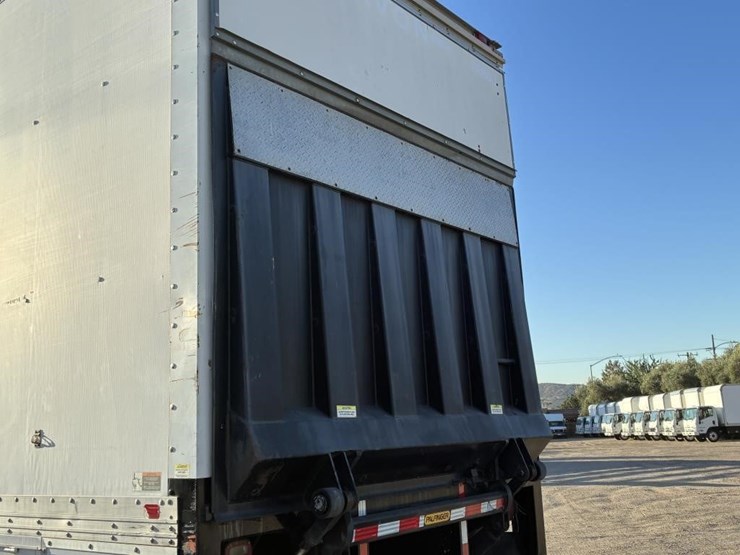 2013-ford-f650-xlt-image-5