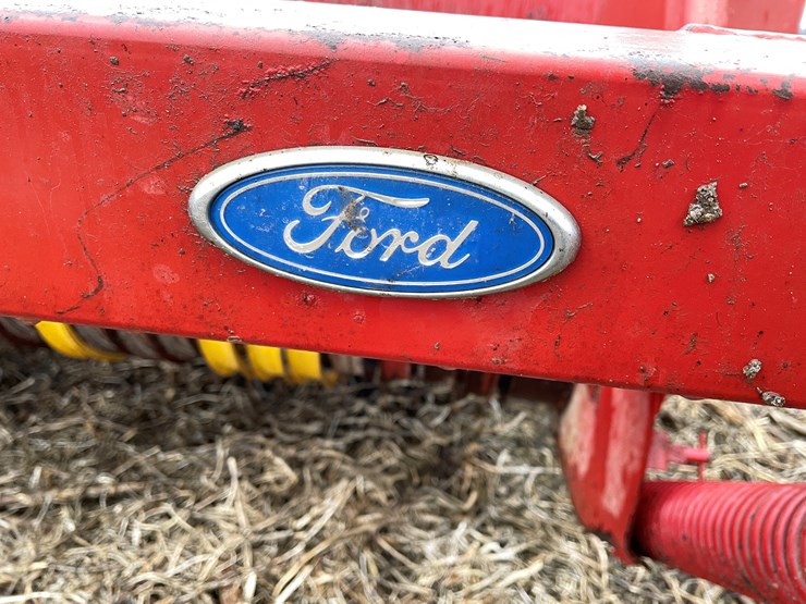 new-holland-144-image-7