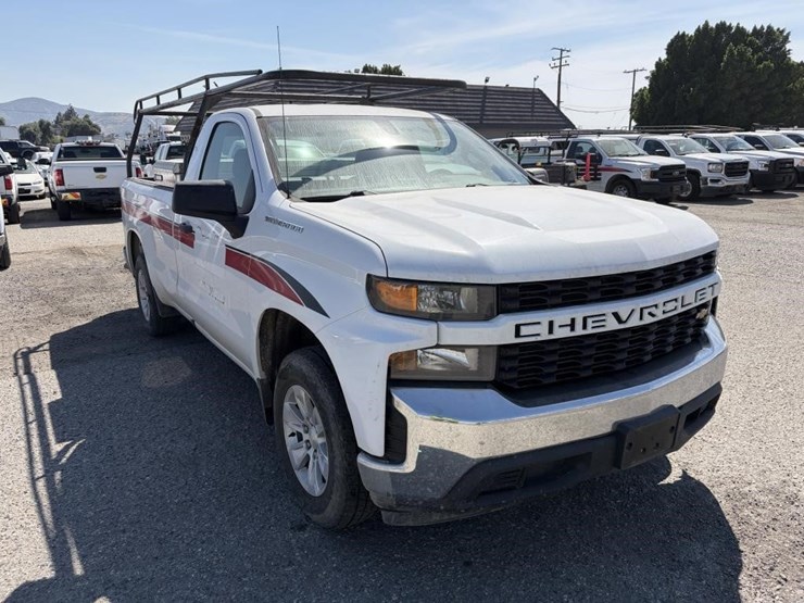 2019-chevrolet-1500-image-2