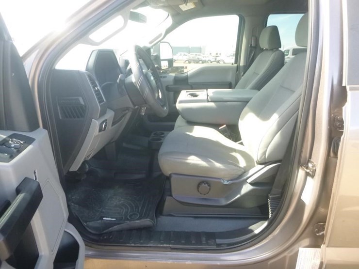 2020-ford-f350-image-11