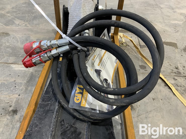 2025-massey-ferguson-730-image-12