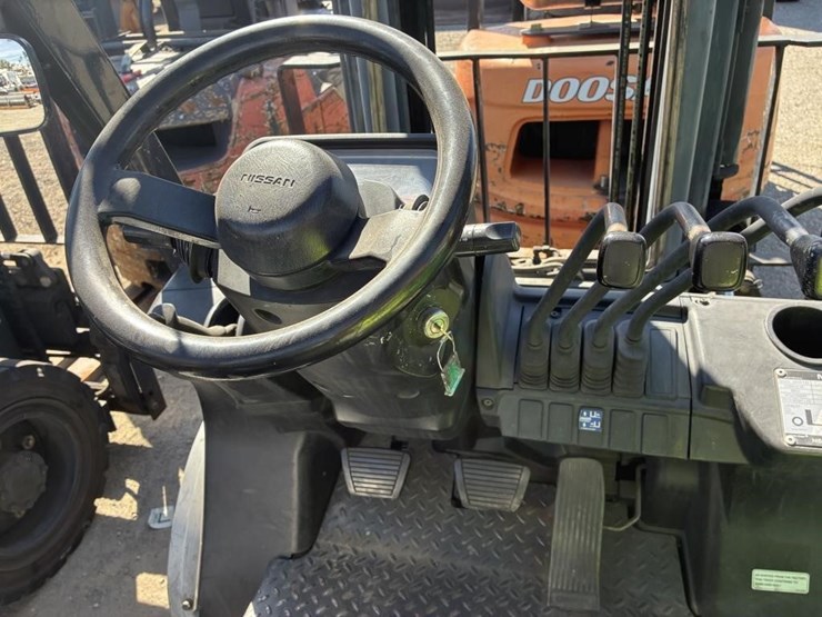 2006-nissan-mugl02a30lv-image-11