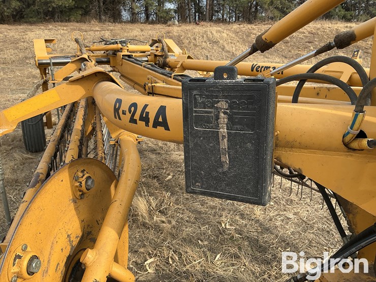 2001-vermeer-r24a-image-16