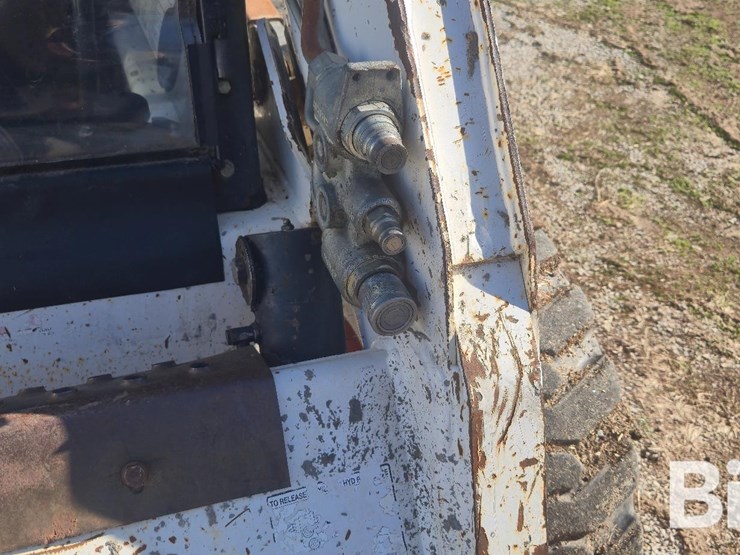 2004-bobcat-s175-image-13