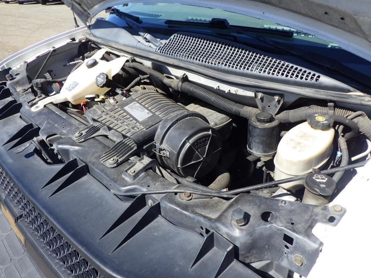 2017-chevrolet-express-2500-image-10