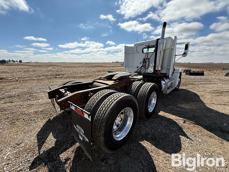 1995-freightliner-fld120-image-5