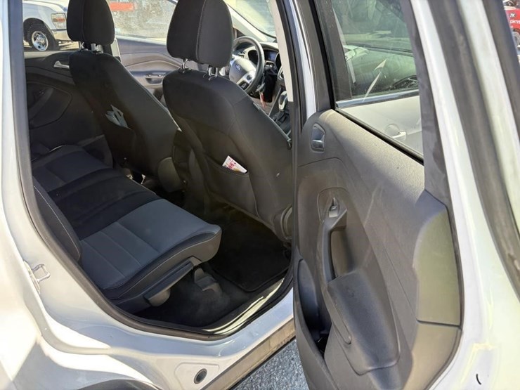 2014-ford-escape-se-image-10