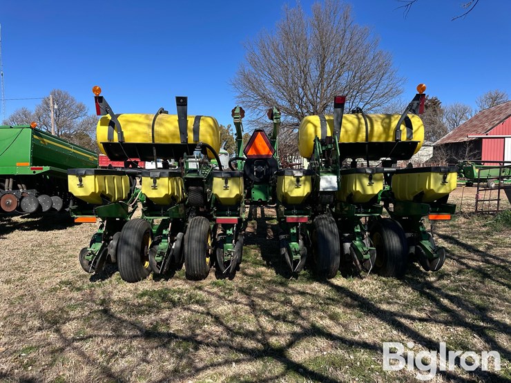 2000-john-deere-1770-image-6