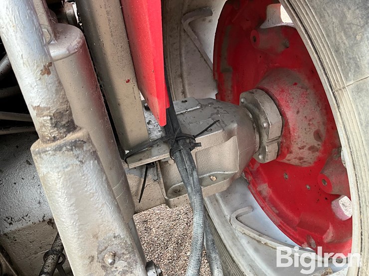 1971-massey-ferguson-1100-image-9