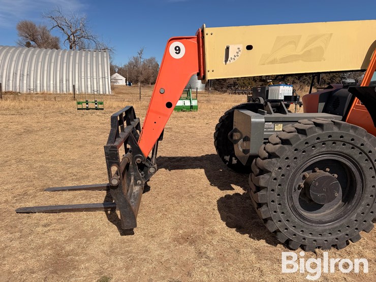 2012-jlg-g9-43a-image-13