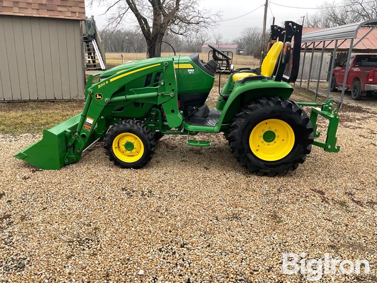 2020-john-deere-3033r-image-8