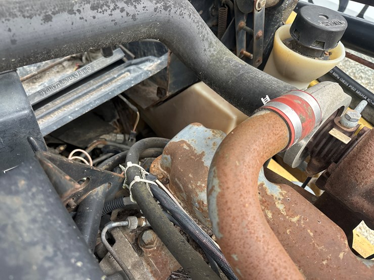 new-holland-lx885-image-31