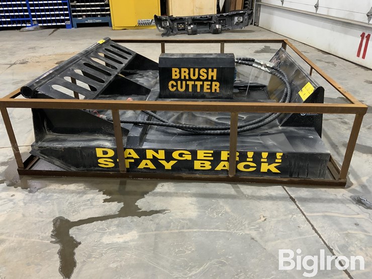 2025-massey-ferguson-730-image-8