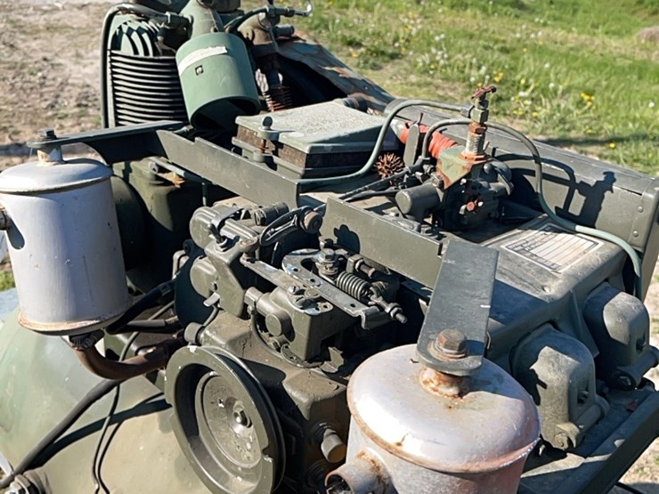 air-compressor-on-2-wheel-trailer-image-7