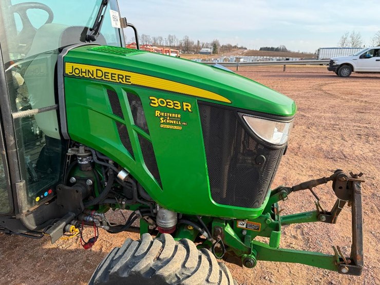 john-deere-3033r-image-17