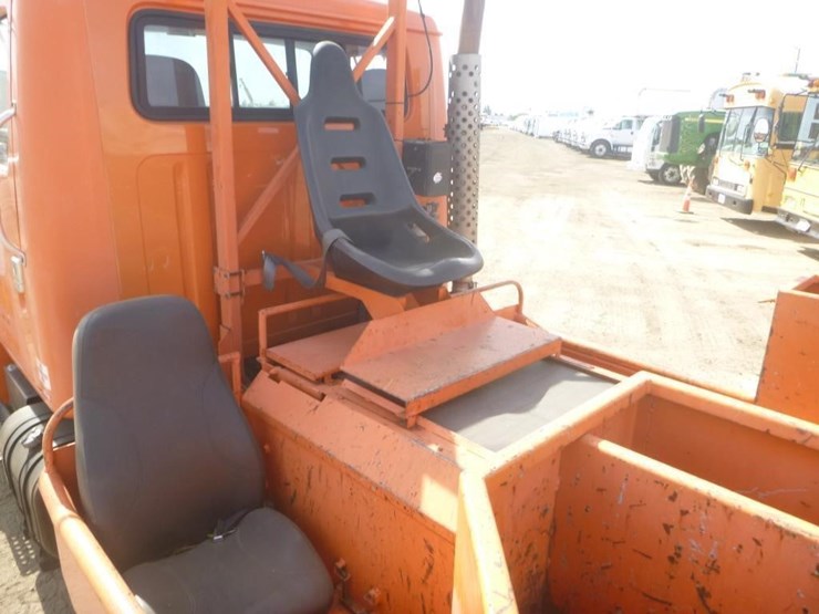 2000-international-4700-image-7