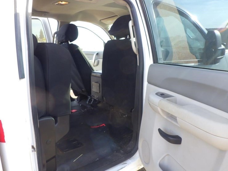 2013-chevrolet-3500hd-image-8