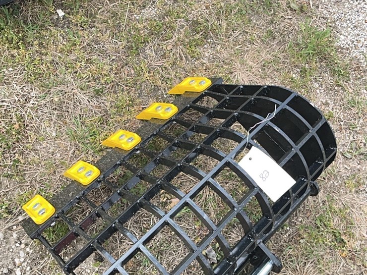 mini-excavator-rock-bucket-image-1