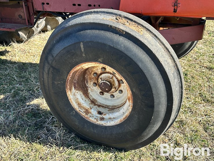 1975-allis-chalmers-7060-image-14