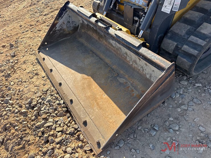 2023-deere-317g-image-8