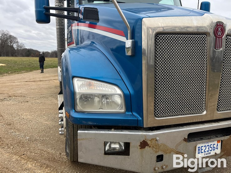 2017-kenworth-t880-image-19