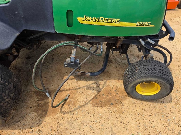 2005-john-deere-3235c-image-7