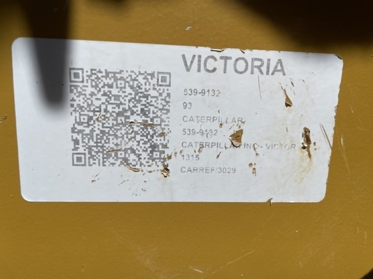 2015-caterpillar-d8t-image-15