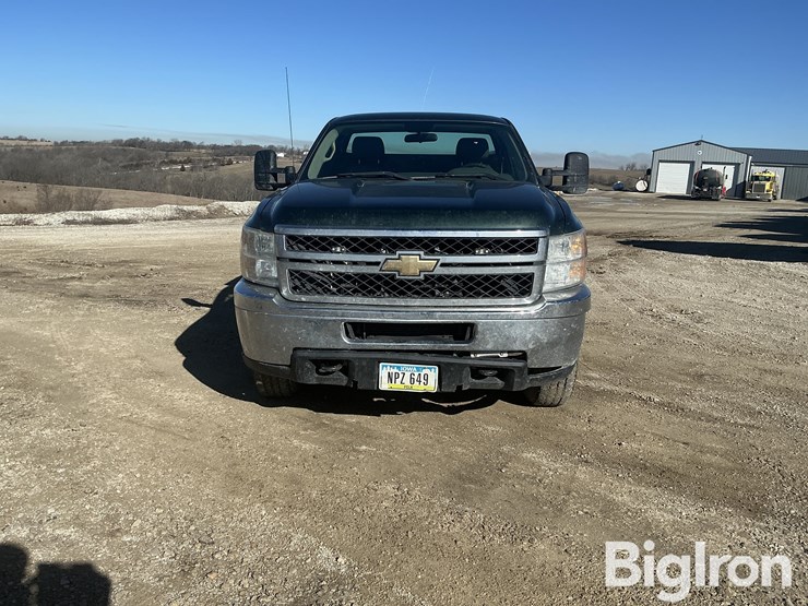 2011-chevrolet-k2500-image-2