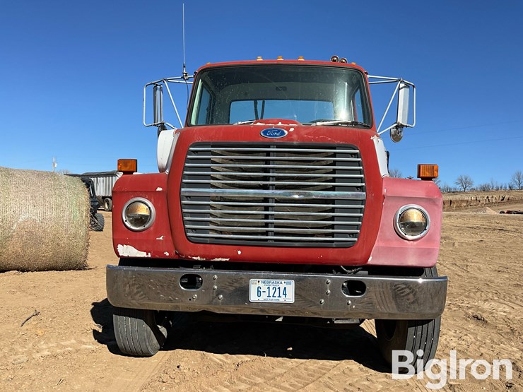 1986-ford-ln8000-image-2