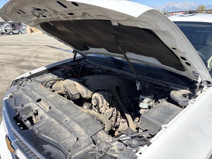 2013-chevrolet-tahoe-image-9