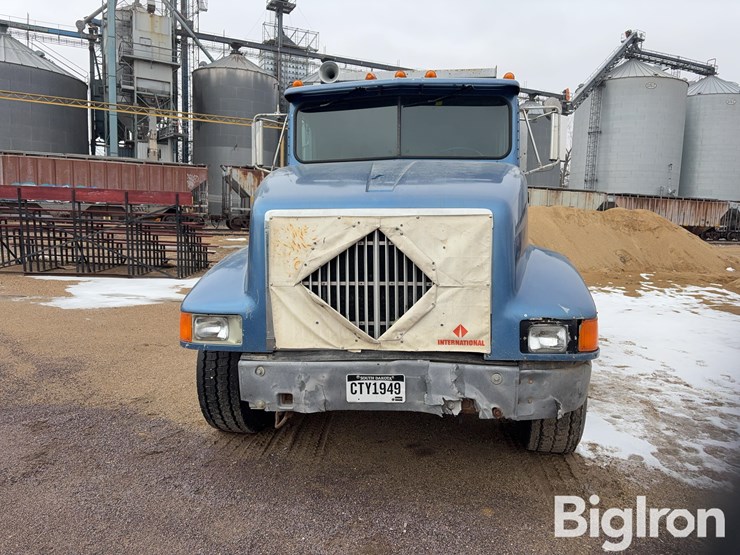 1992-international-9400-image-2