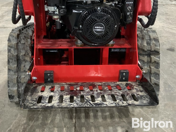 2025-massey-ferguson-730-image-9